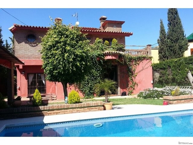 Villa for sale in Artola Baja.. - 2