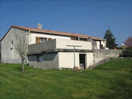 One level bungalow with views - 2