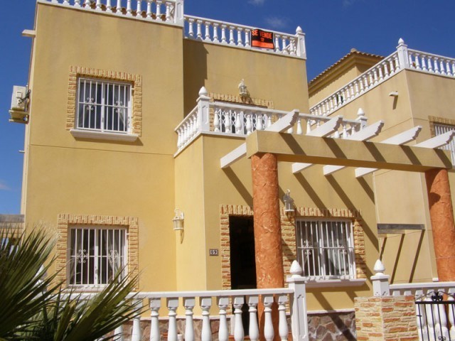 3 Bedrooms - Villa - Alicante - For Sale