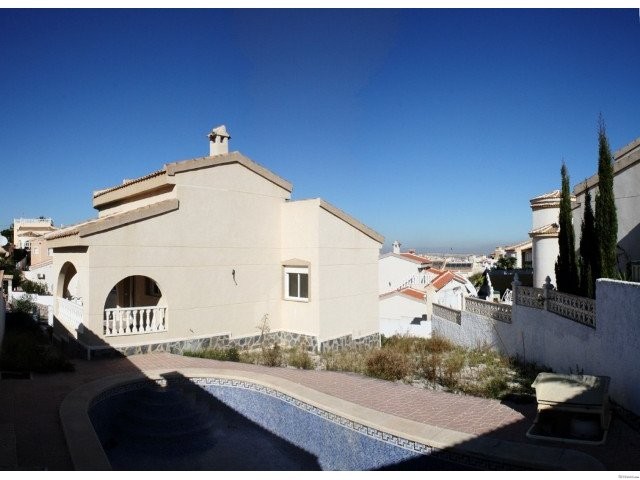 Detached key ready villa in Quesada - 2