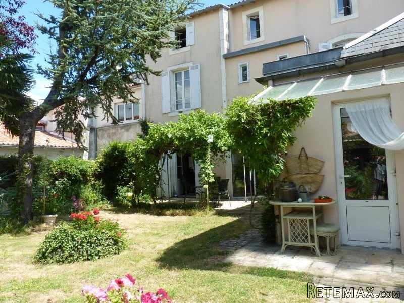 Character Stone House With Garden..