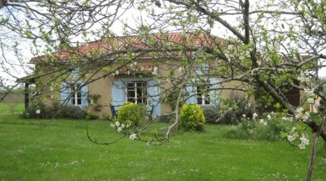 Edge of A Peaceful Village House - 2