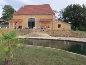 Contemporary Barn Conversion With 2..