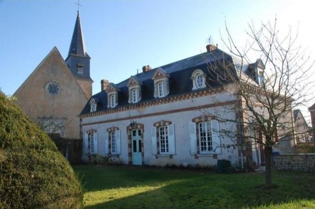 5 bedroom House For Sale: 28000 CHARTRES - 2