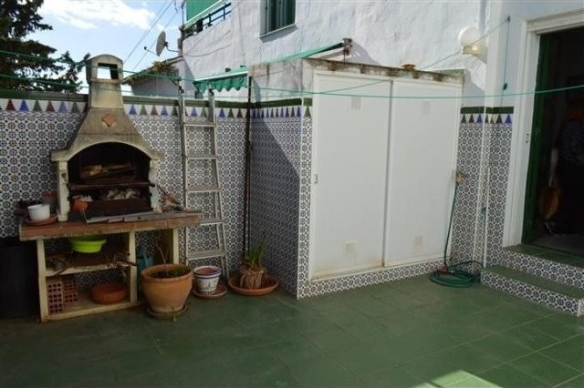 Town House - OPPORTUNITY - Bargain town.. - 2
