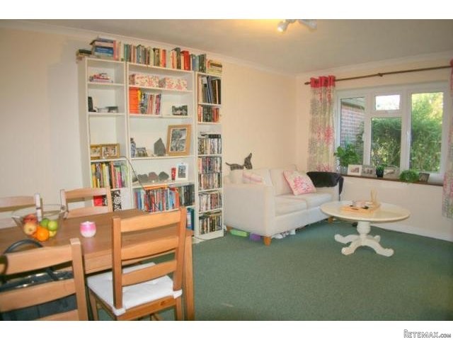Robyns Way, Edenbridge, Kent Tn8 - 2