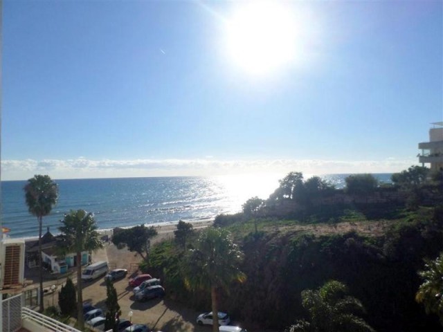 2 Bed Apartment for sale in Calahonda