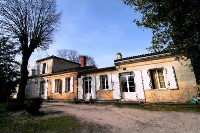5 bedroom Character For Sale: 33600..