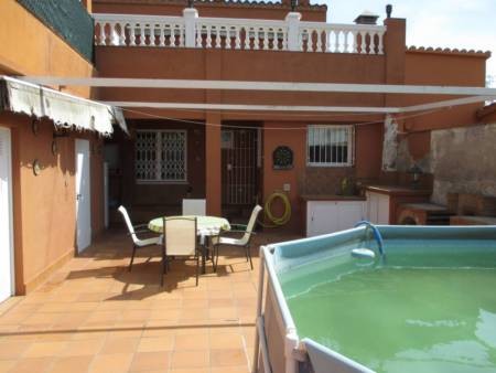 GROUND FLOOR APARTMENT WITH LARGE.. - 2