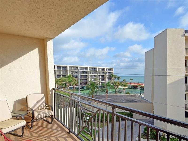 2 bedroom Flat For Sale: 3939 Ocean..