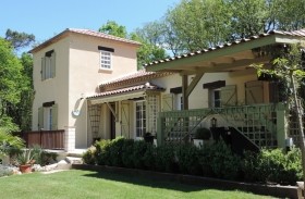 Attractive Modern House With Large..