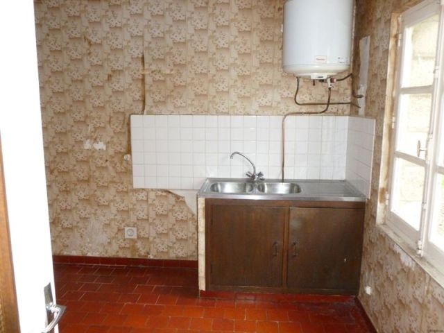 Maison De Bourg 3 Pieces A Renover - 2
