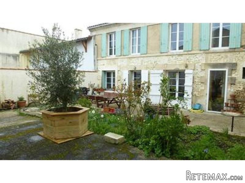 5 Bedrooms - House - Poitou-Charentes..