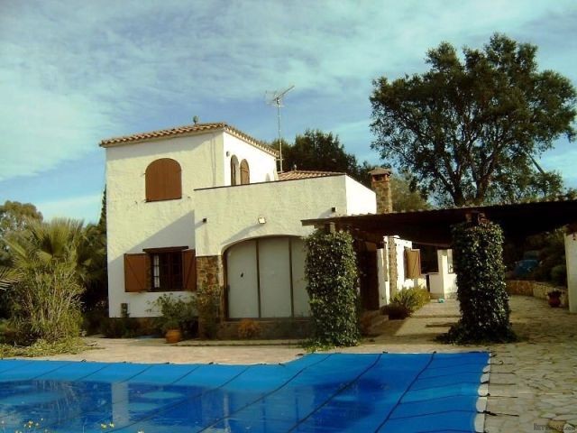 3 Bedrooms - Villa - Girona - For Sale