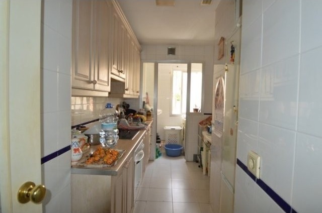 3 Bed Apartment for sale in Marbella - 2