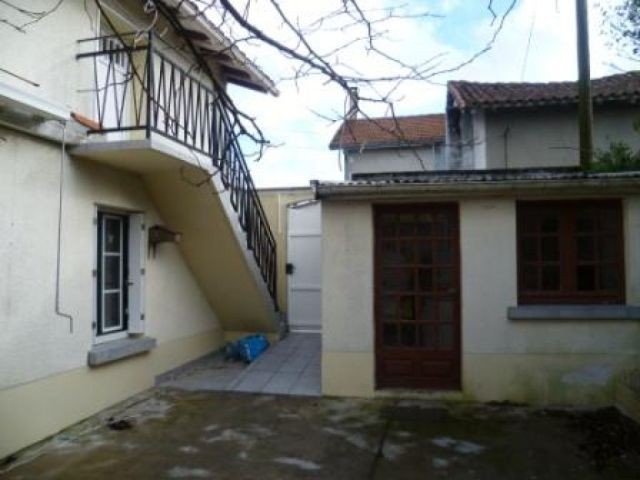 EC0217al Spacious Renovated Village.. - 2