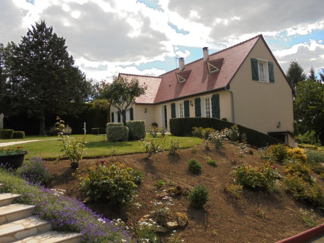 Superb Rural House Close to Town