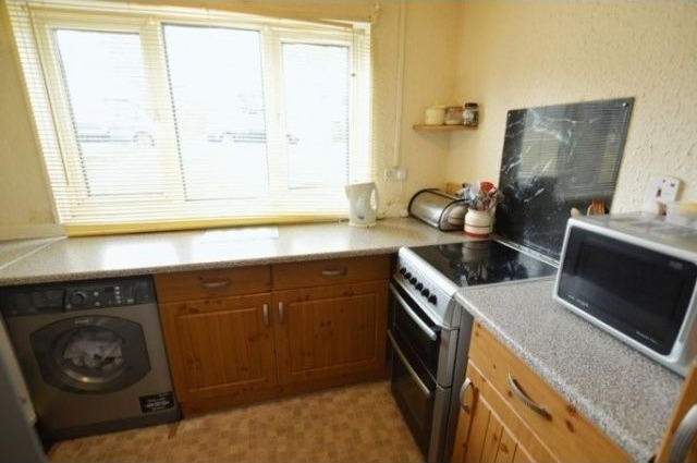 2 Bed Flat/Apartment To Let in..