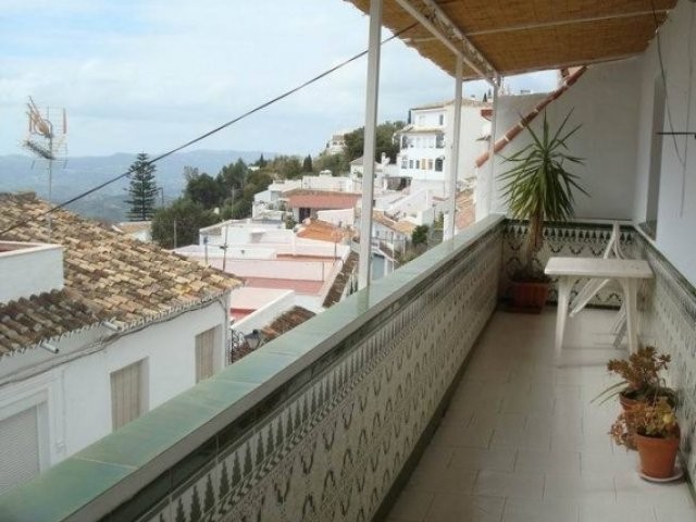 3 Bed Apartment for sale in Mijas - 2