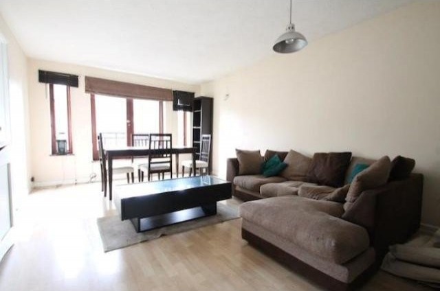 2 bed flat to rent