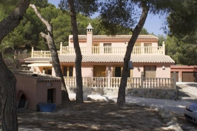 4 bedroom, 2 bathroom Finca / Country..