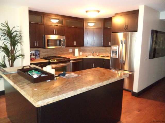 Luxury 3 Bed Apartment - 2