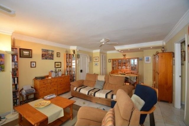 Apartment - Spacious east facing.. - 2
