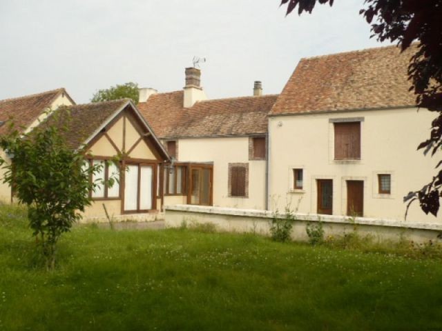 Farm with 14052m2 of Land and..