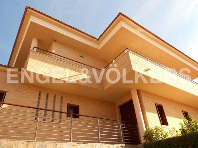 EXCLUSIVE VILLA IN PRIVILEGED PLACE - 2