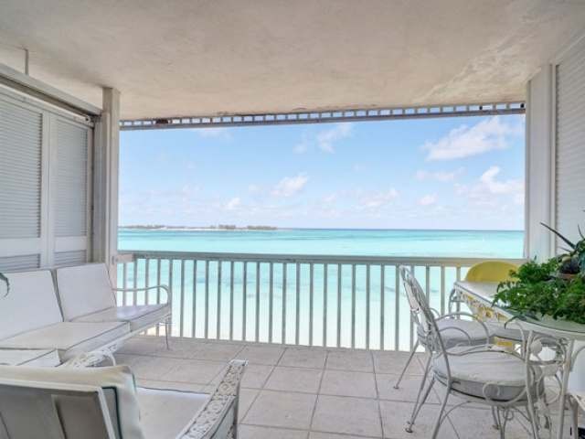 Apartment/townhouse - Just steps away.. - 2