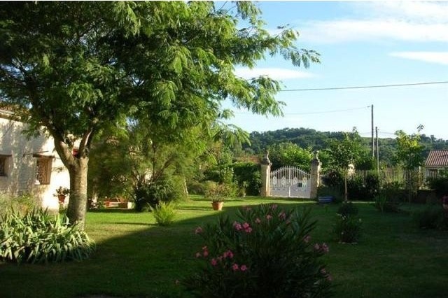 11 bedroom House For Sale: 33220.. - 2