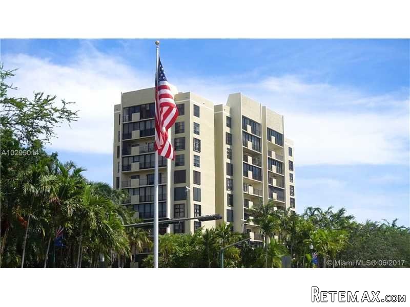 2 bedroom Flat For Sale: 77 Crandon..