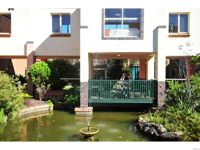 Strathfield Gardens - Idyllic.. - 2
