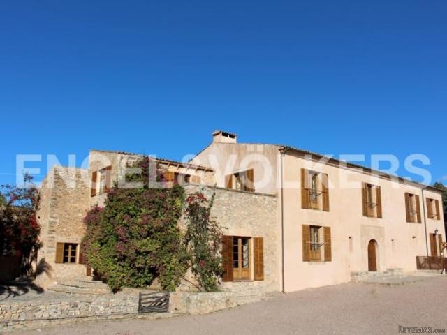 Historic estate with Sea Views