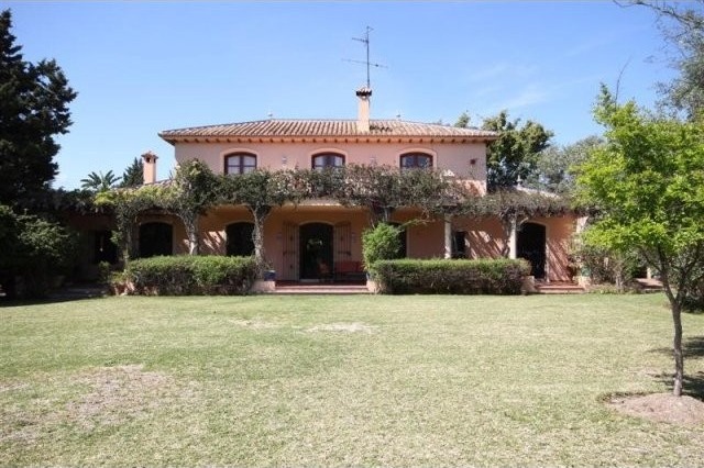 Villa - Beautiful beachside property..