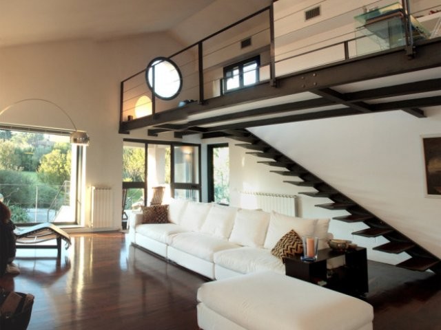 4 Bedrooms - Villa - For Sale