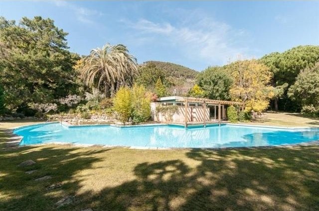 6 bedroom Detached House For Sale:..