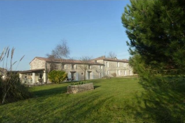 6 bedroom Character For Sale: 17100..