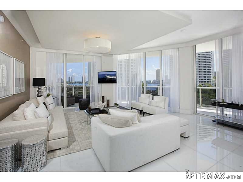 3 bedroom Flat For Sale: 4100 Island..