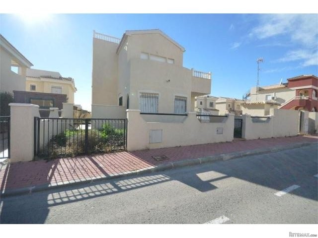 2 bedroom Villa For Sale: Detached..