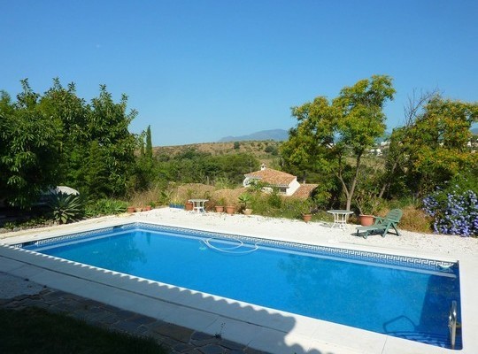 Villa for sale in El Paraiso Alto..