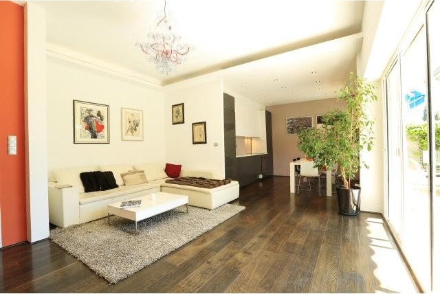 Quiet and bright two bedroom in Cimiez