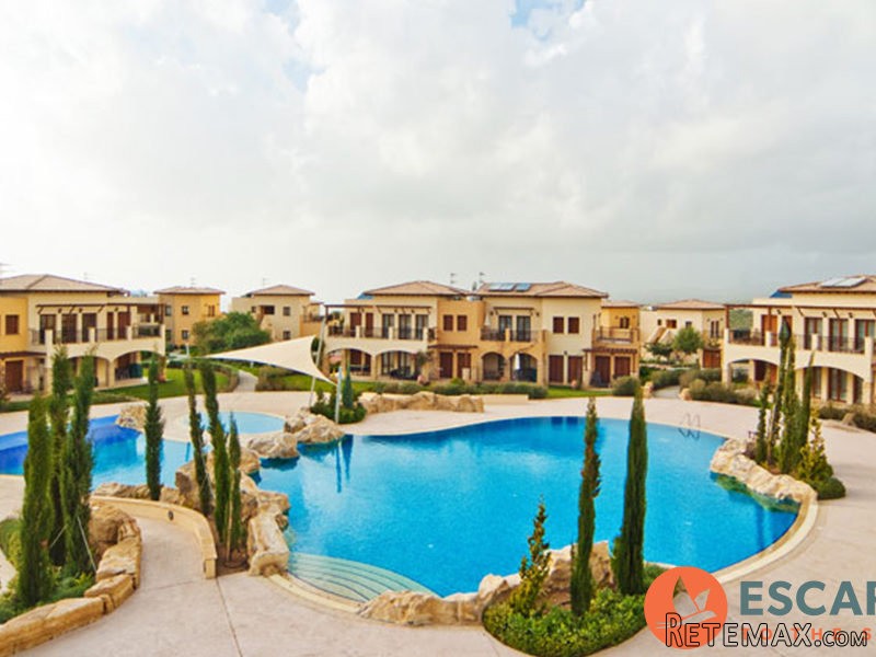 Luxury Apartment In Theseus Village