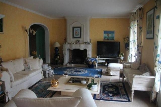 4 bedroom House For Sale: 87000 COUZEIX - 2