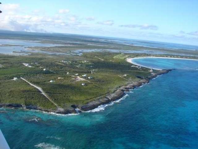 Singlefamilyvacant - This large..