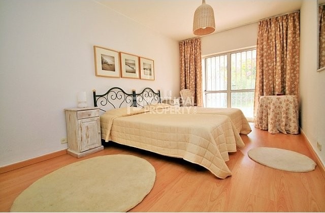 1+1 Bedroom Apartment in Vale do Lobo - 2