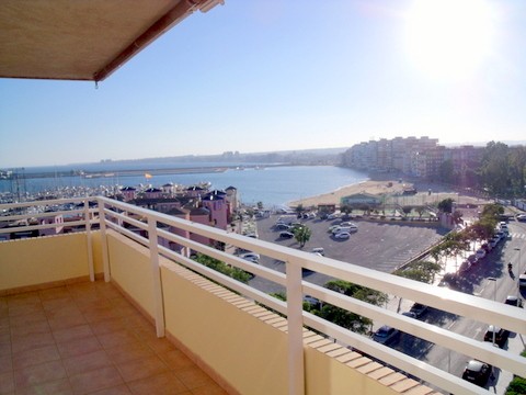 EXCLUSIVE FRONT LINE APARTMENT..