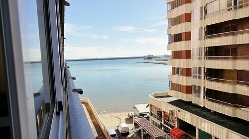 LARGE 3 BEDROOM BEACH APARTMENT