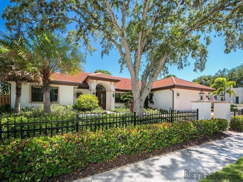 4 bedroom House For Sale: 1836 Clematis.. - 2