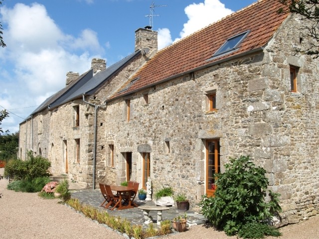 Renovated Stone House With Garage And..